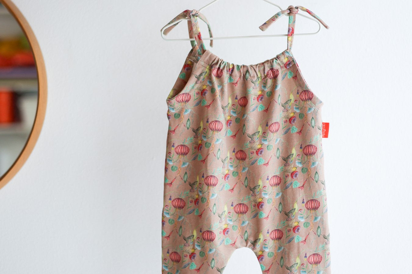 Organic cotton babies overalls.