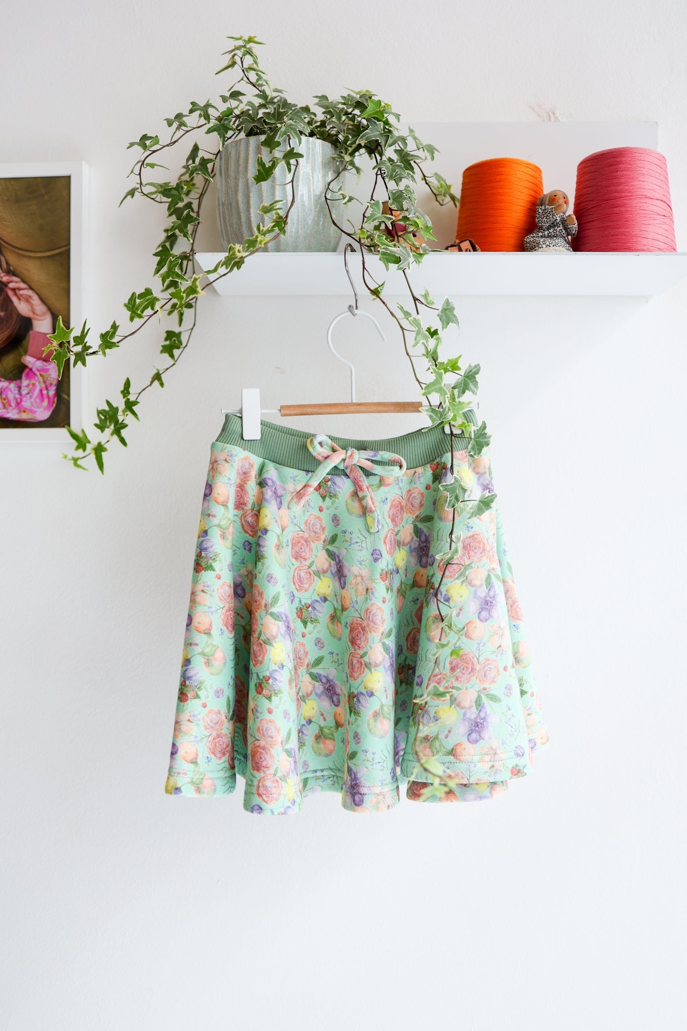 Organic cotton sweat kids extra flared skirt.