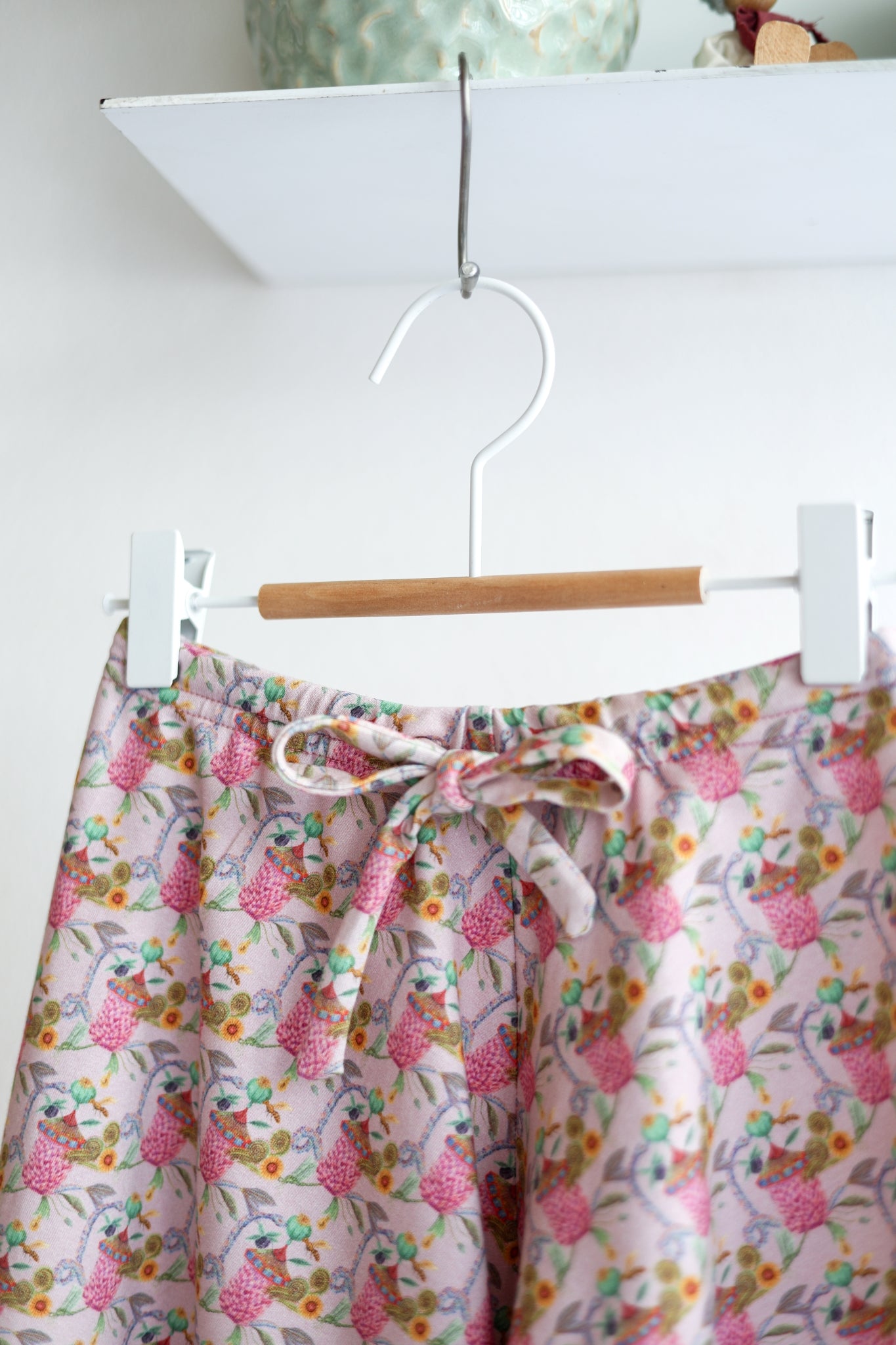 Organic cotton jersey kids extra flared shorts.