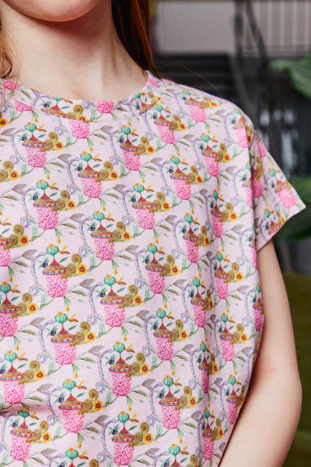 Organic cotton stretch jersey girls t-shirt.