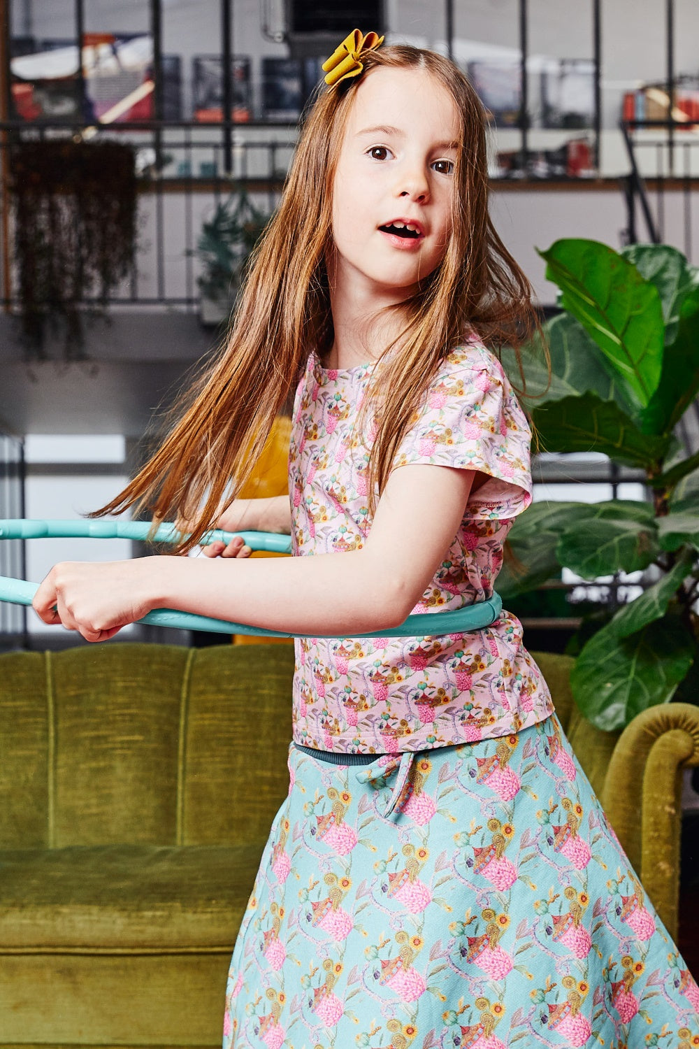 Organic cotton stretch jersey girls t-shirt.