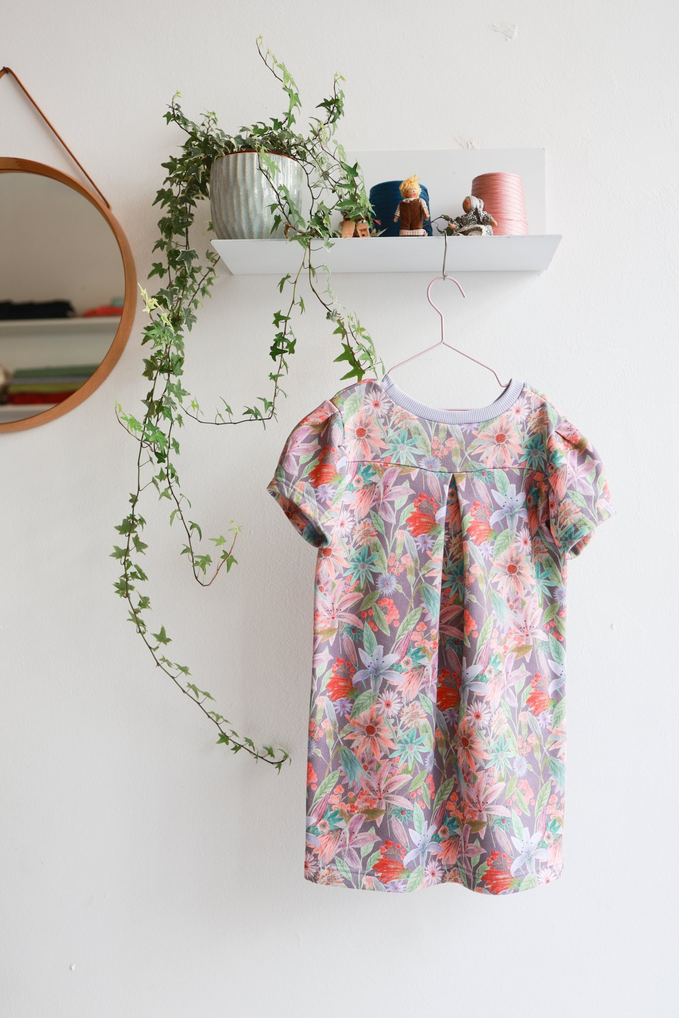 Organic cotton puffed sleeve kids dress.