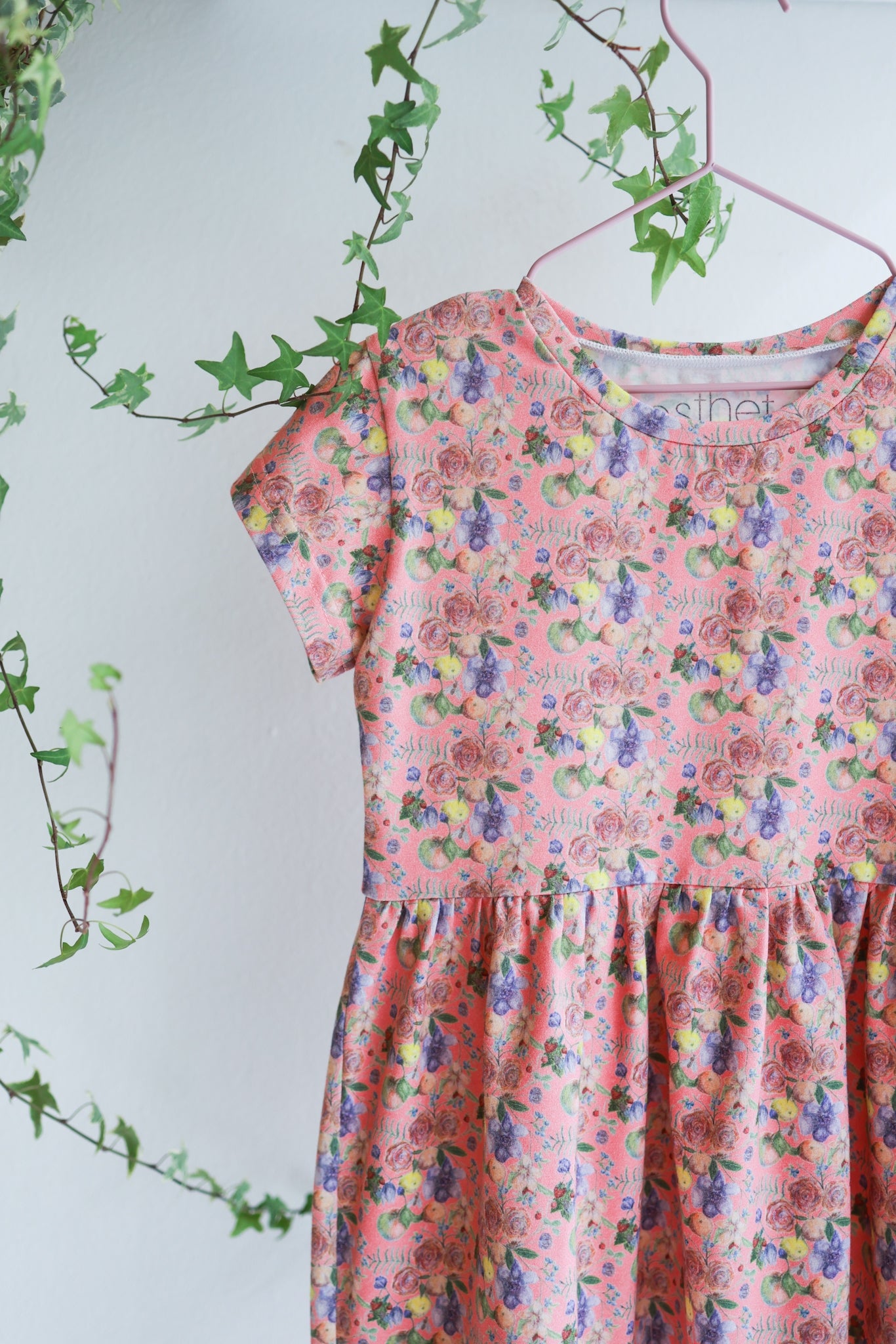 Organic cotton stretch jersey babies slip dress.