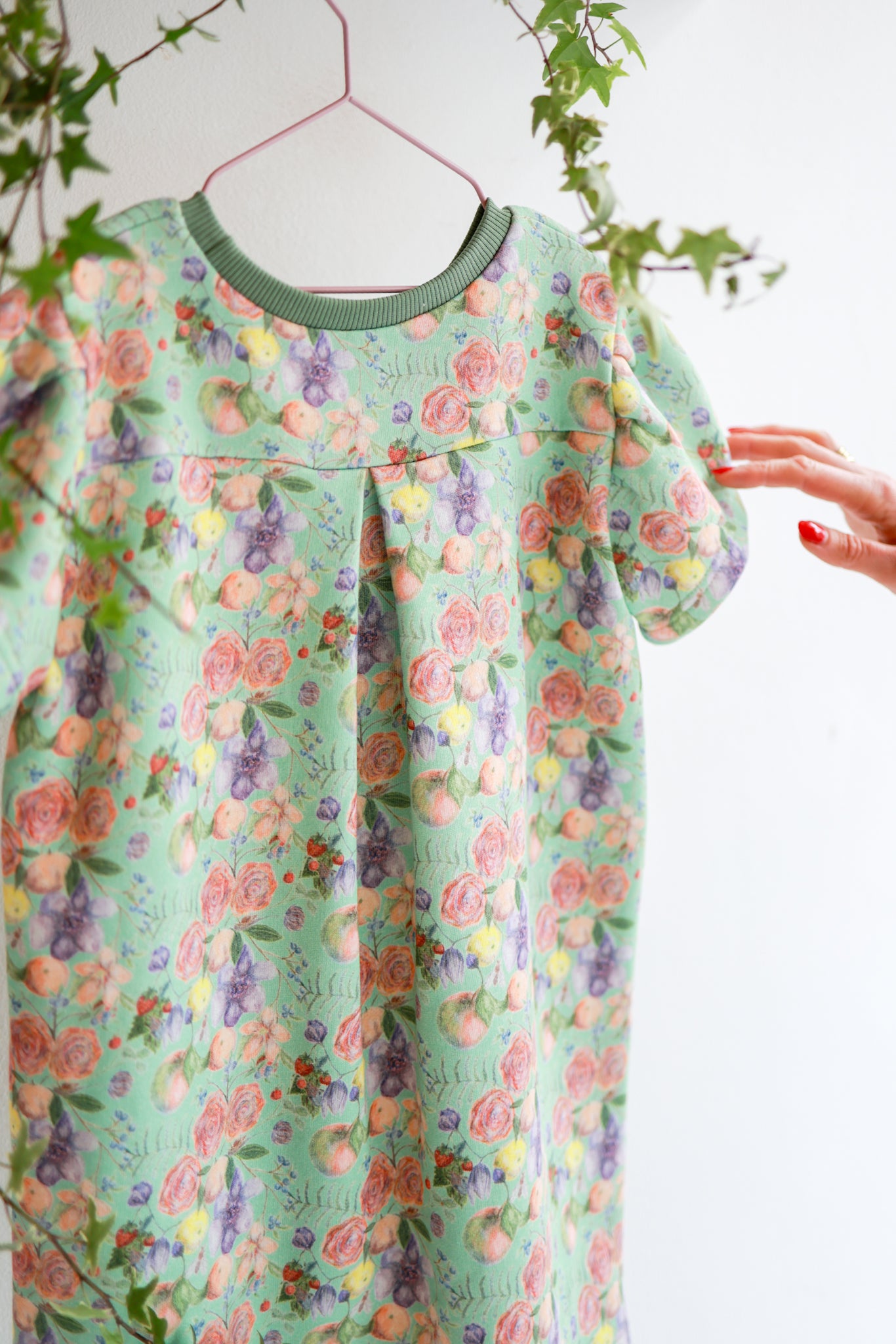 Organic cotton puffed sleeve kids dress.