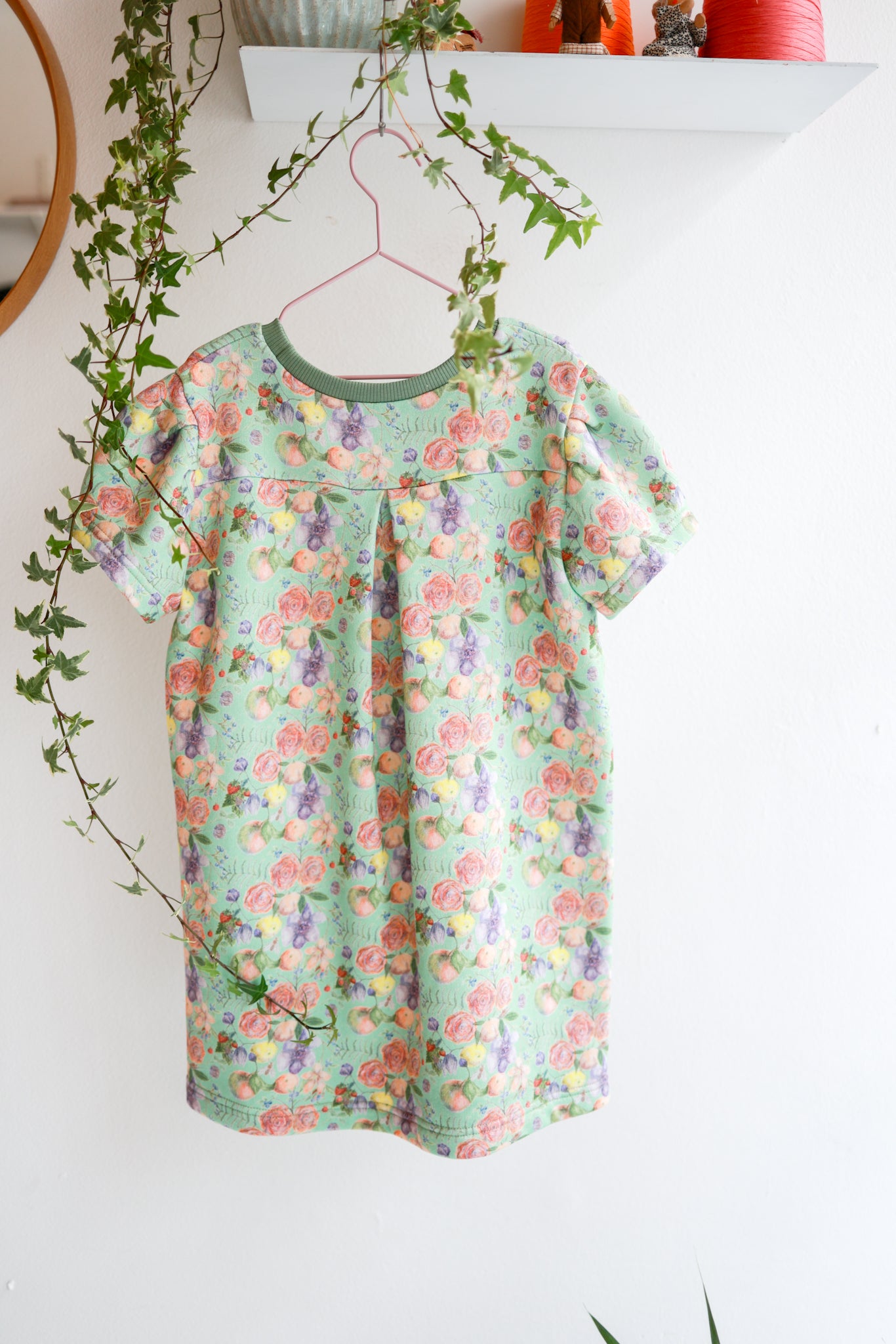 Organic cotton puffed sleeve kids dress.