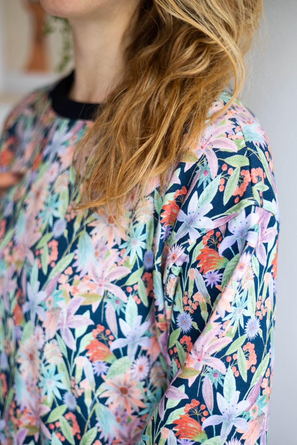 Women organic cotton sweatshirt.