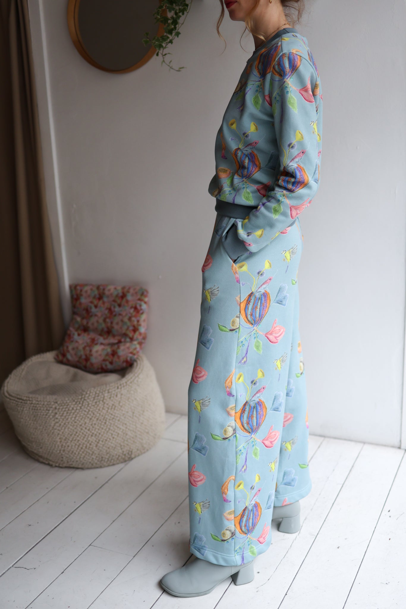 Women organic cotton sweat high waisted comfy pants.