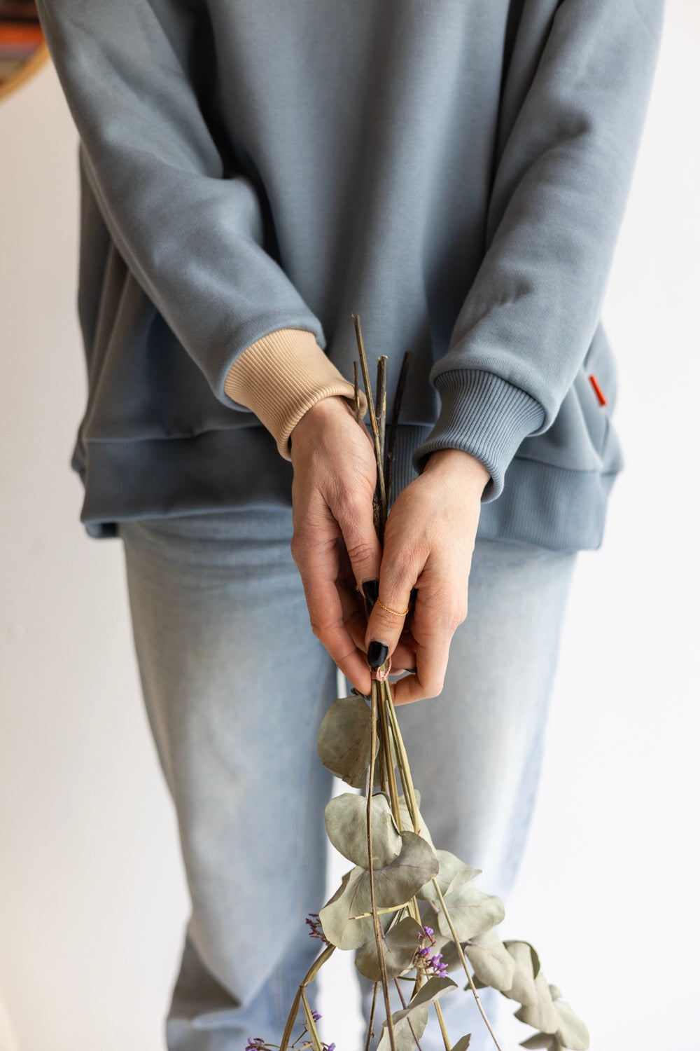 Women organic cotton round neck oversized sweatshirt.