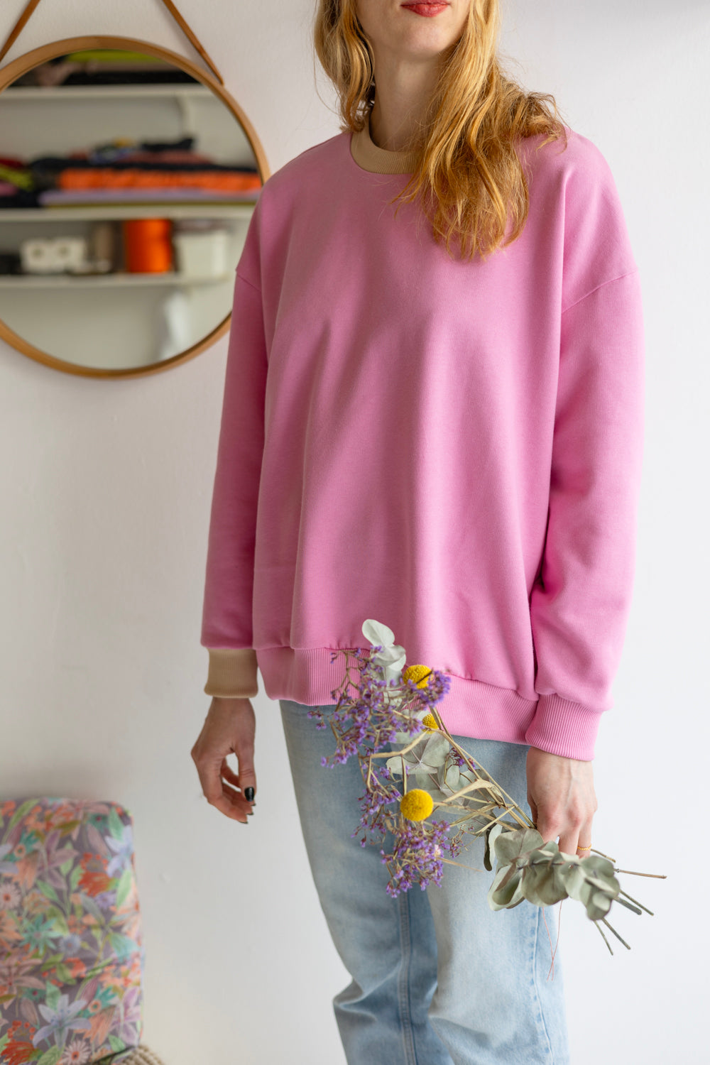 Women organic cotton round neck oversized sweatshirt.