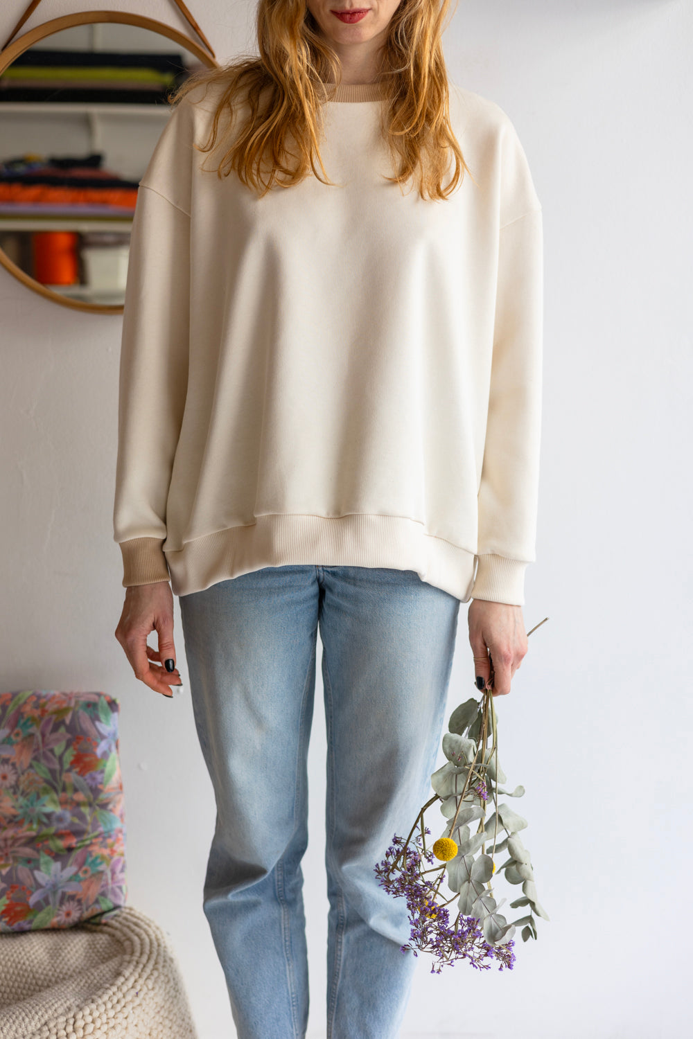 Women organic cotton round neck oversized sweatshirt.