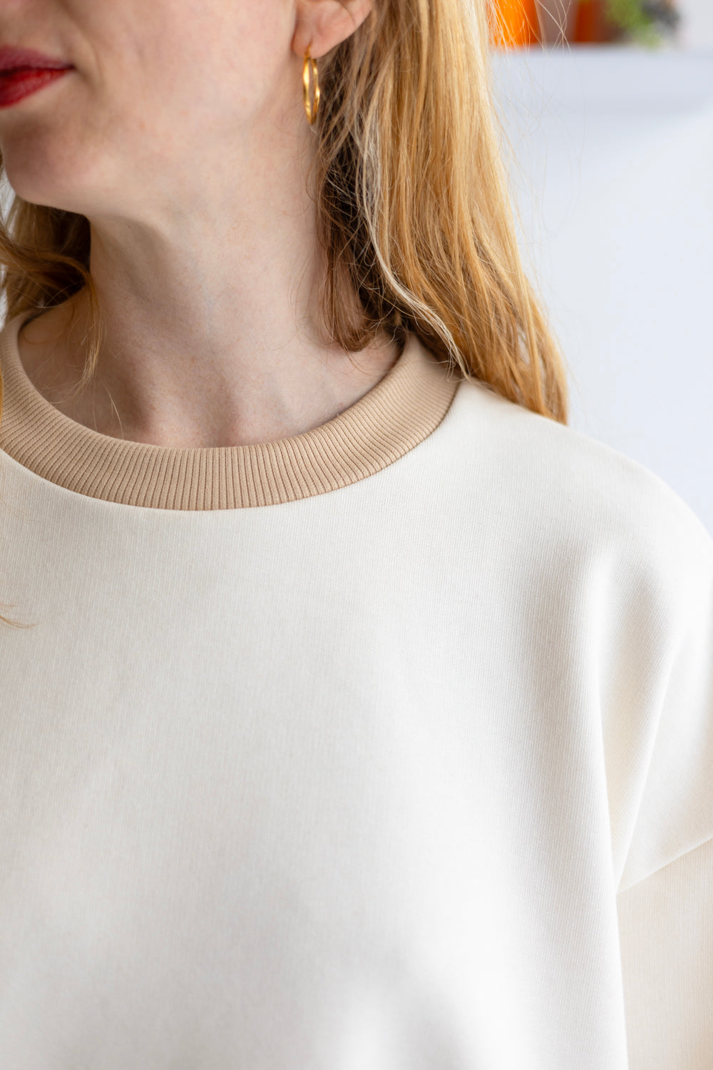 Women organic cotton round neck oversized sweatshirt.