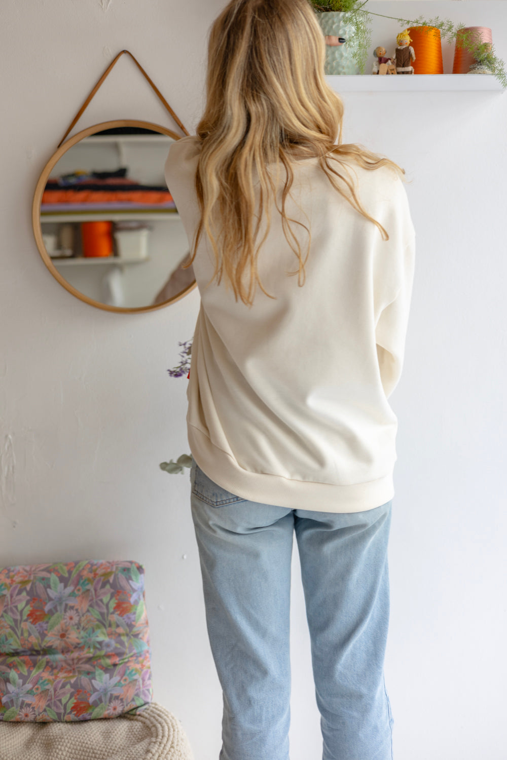 Women organic cotton round neck oversized sweatshirt.