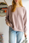 Women organic cotton round neck oversized sweatshirt.