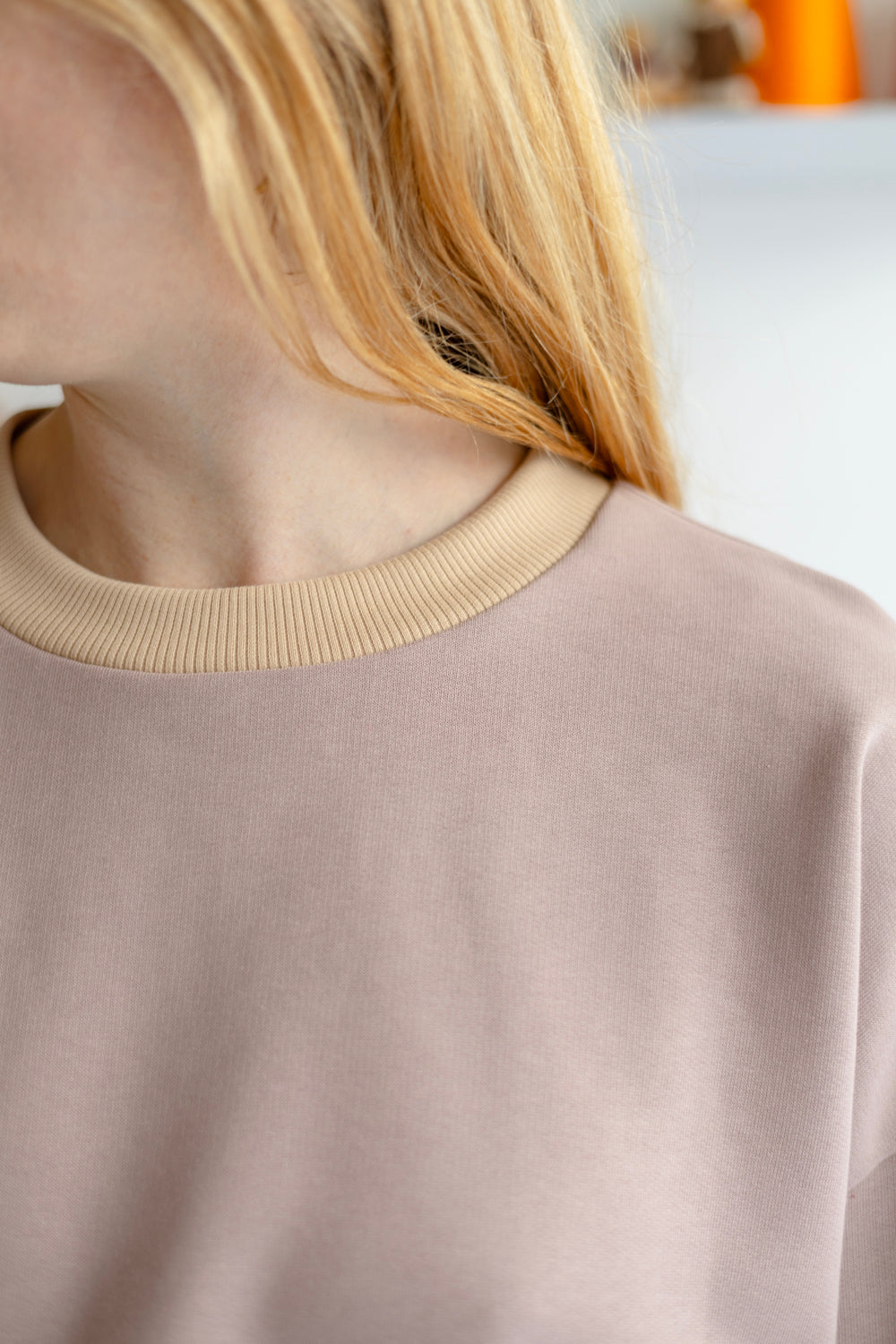 Women organic cotton round neck oversized sweatshirt.