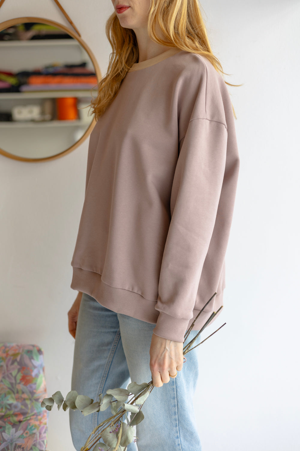 Women organic cotton round neck oversized sweatshirt.