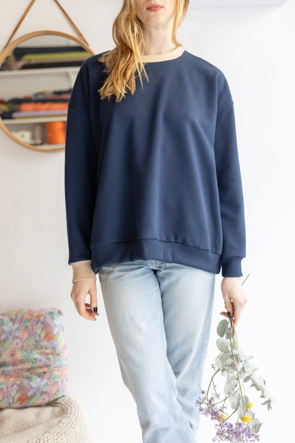 Women organic cotton round neck oversized sweatshirt.