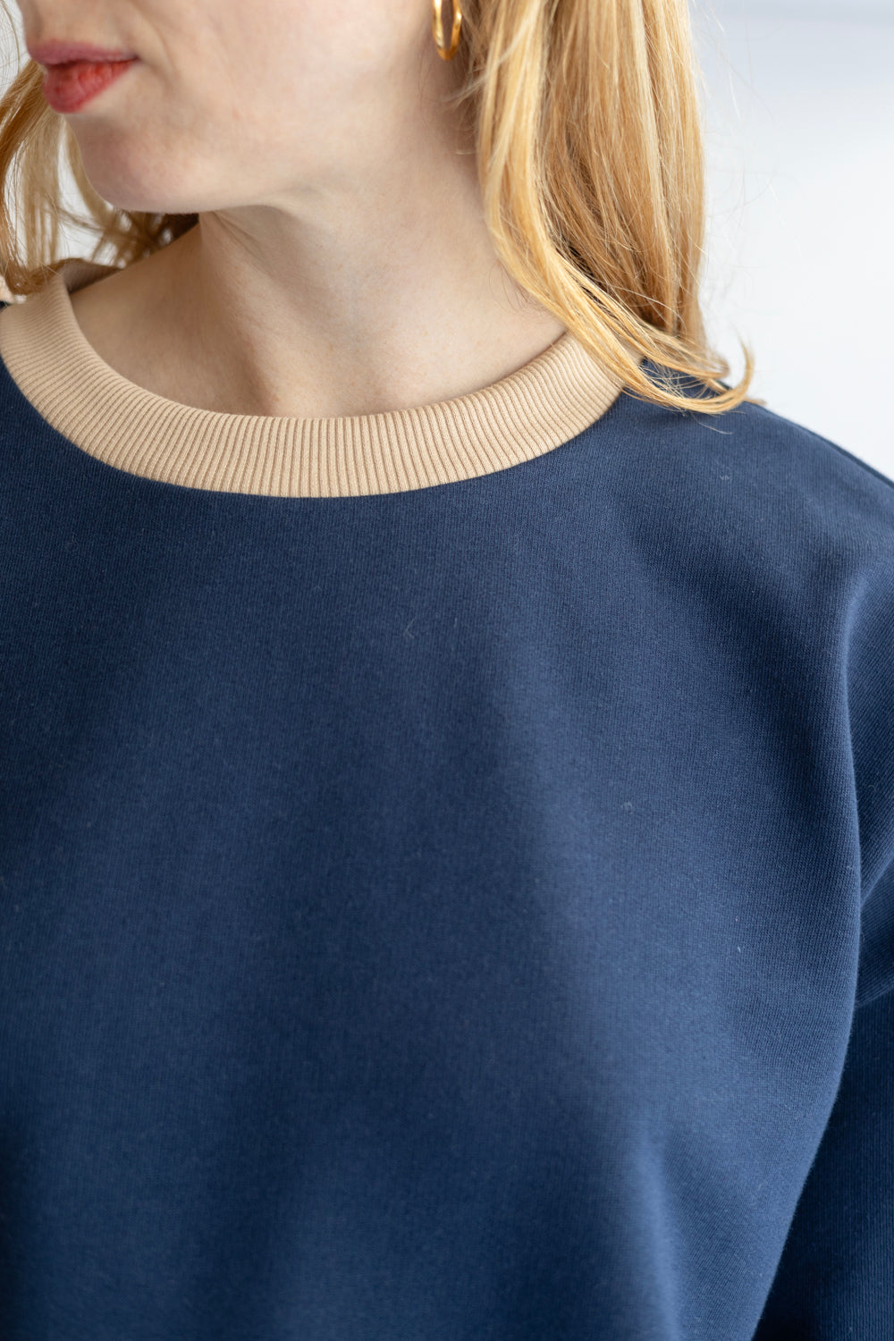 Women organic cotton round neck oversized sweatshirt.