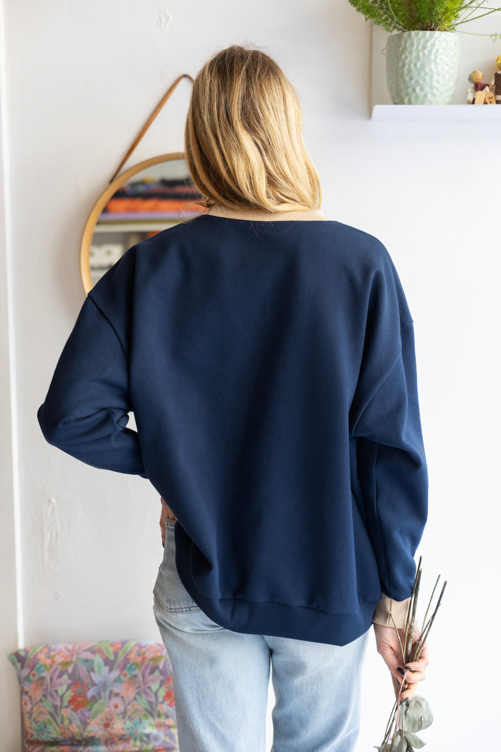 Women organic cotton round neck oversized sweatshirt.