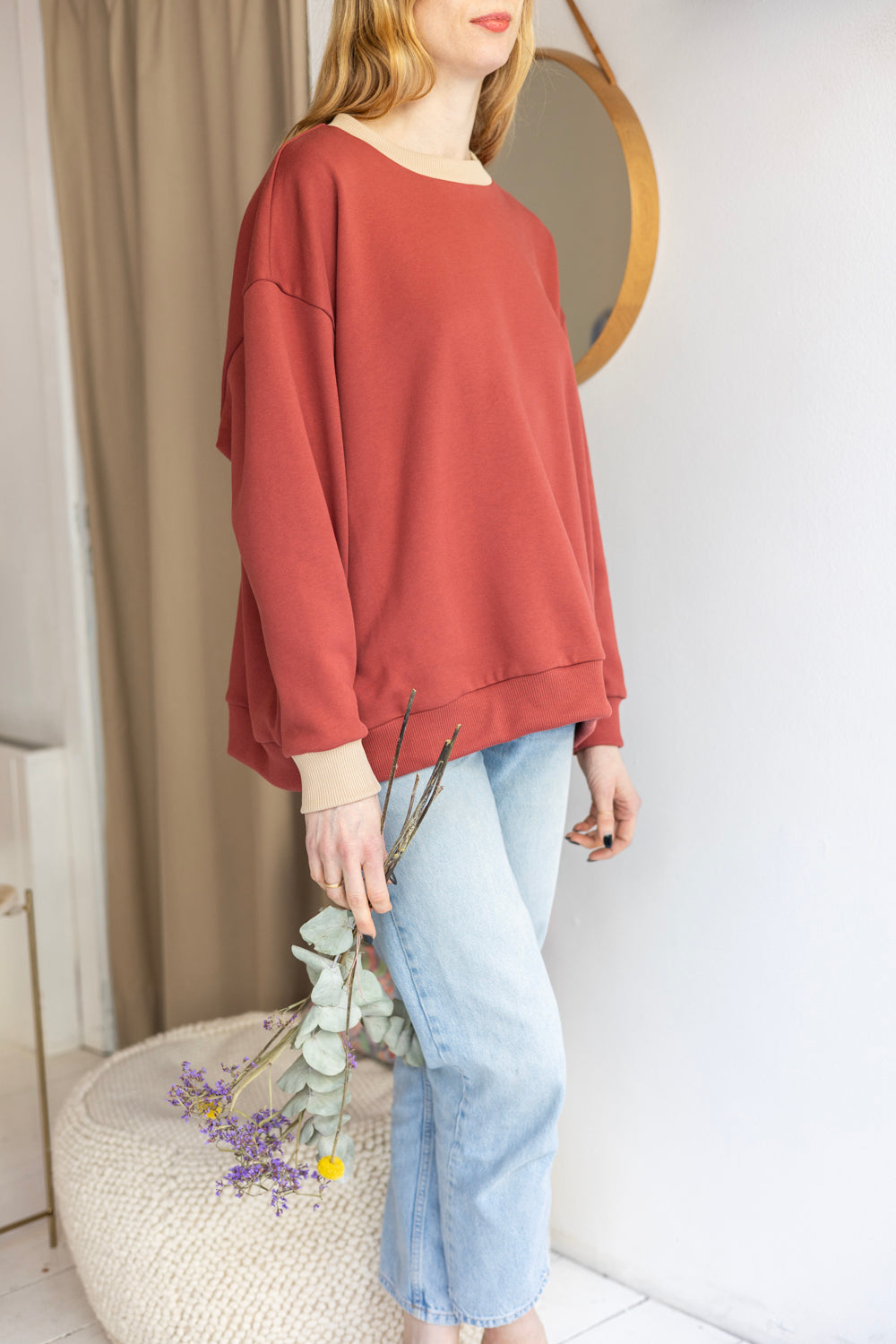 Women organic cotton round neck oversized sweatshirt.