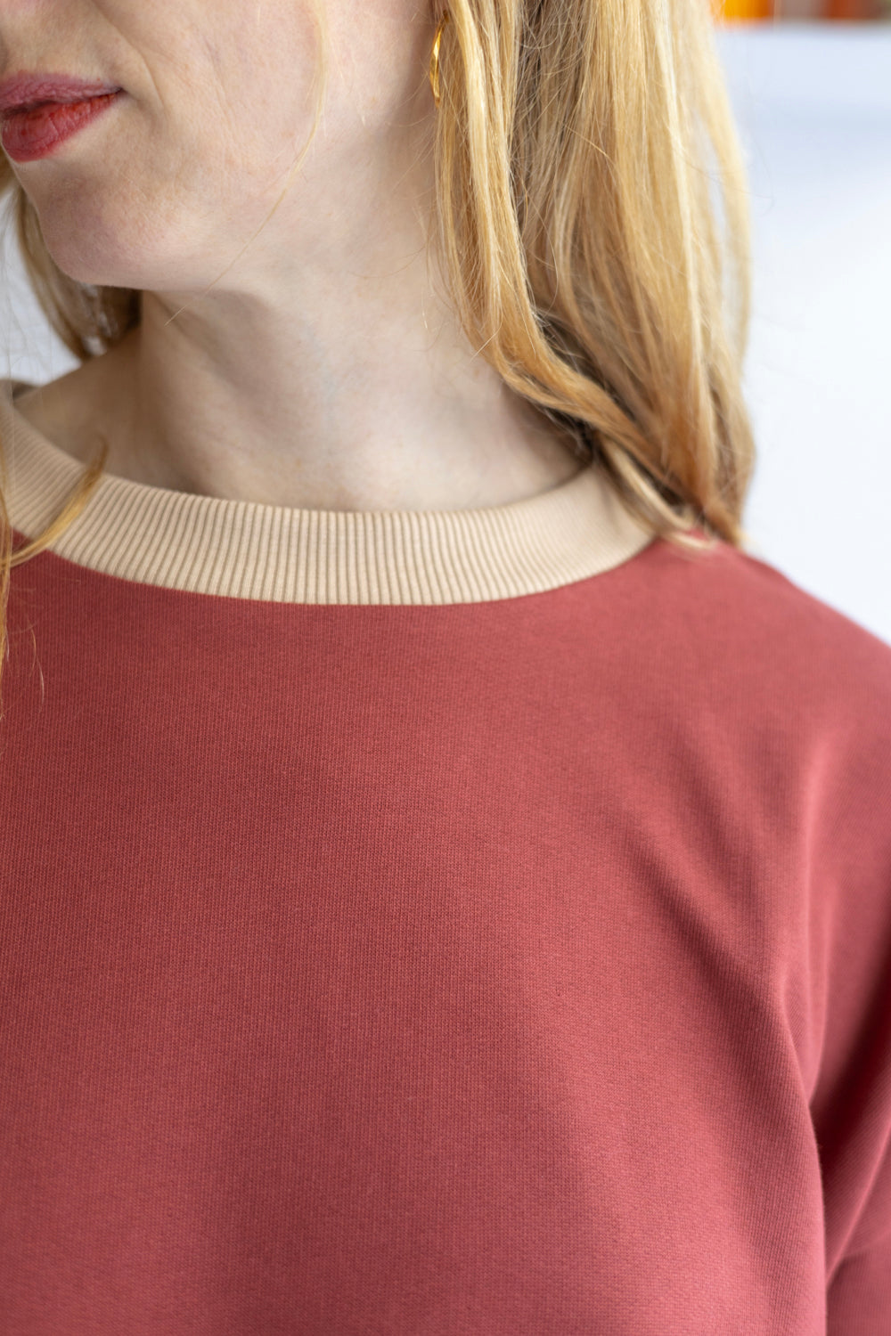 Women organic cotton round neck oversized sweatshirt.