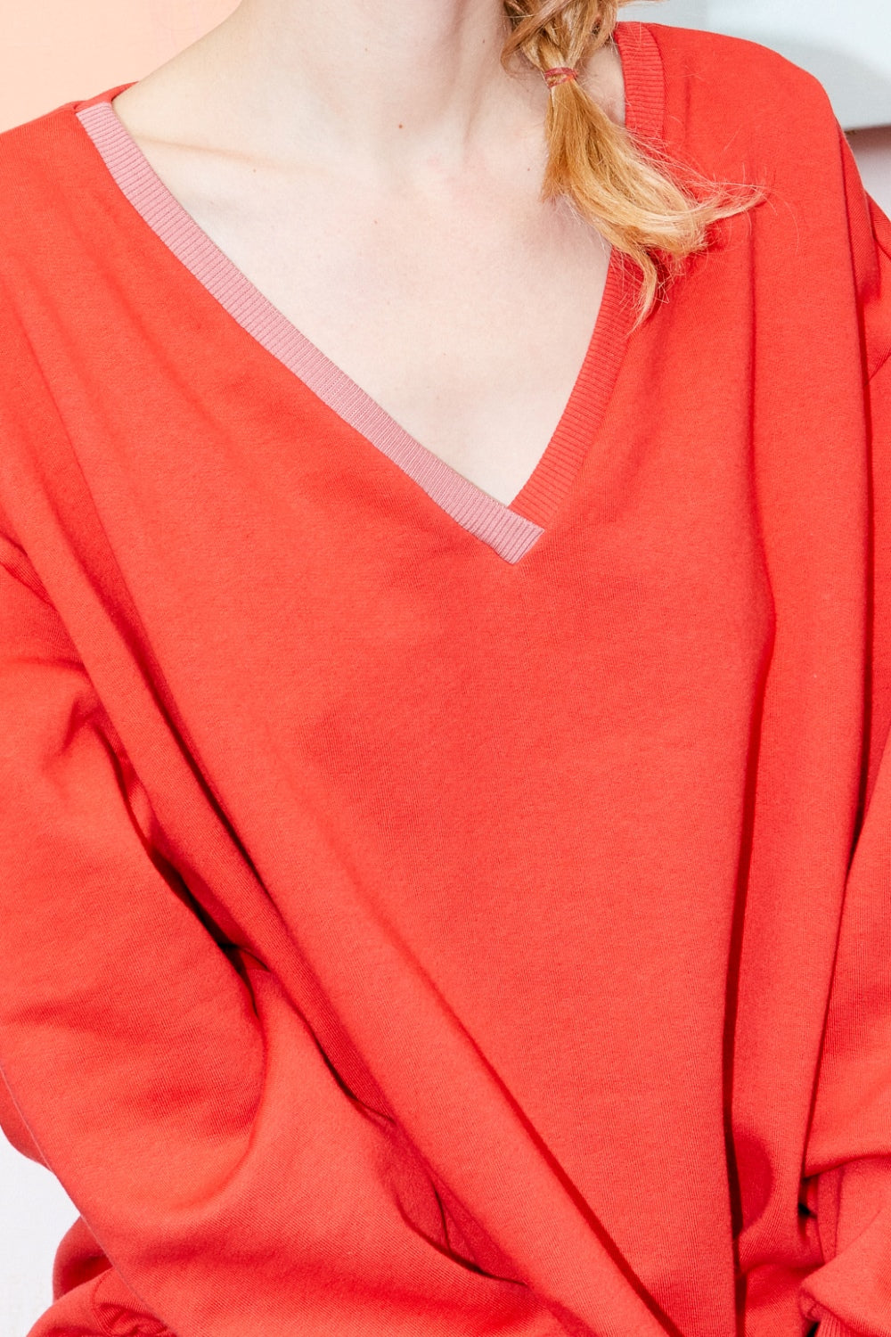 Women organic cotton v-neck oversized sweatshirt.
