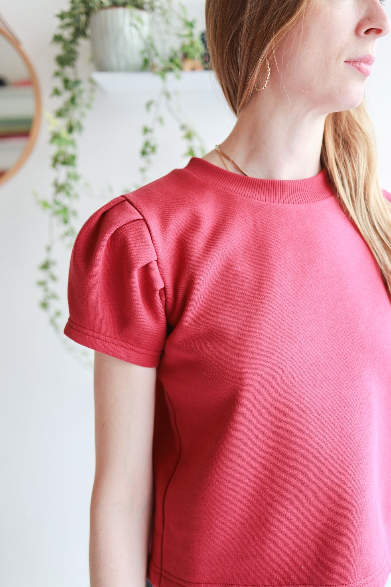 Organic cotton puffed sleeve women top.