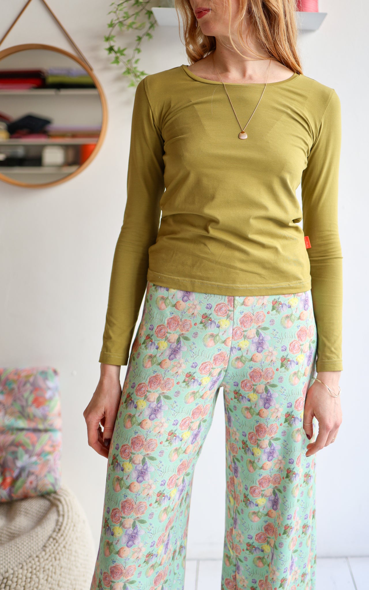 Women organic cotton stretch jersey long sleeve t-shirt.