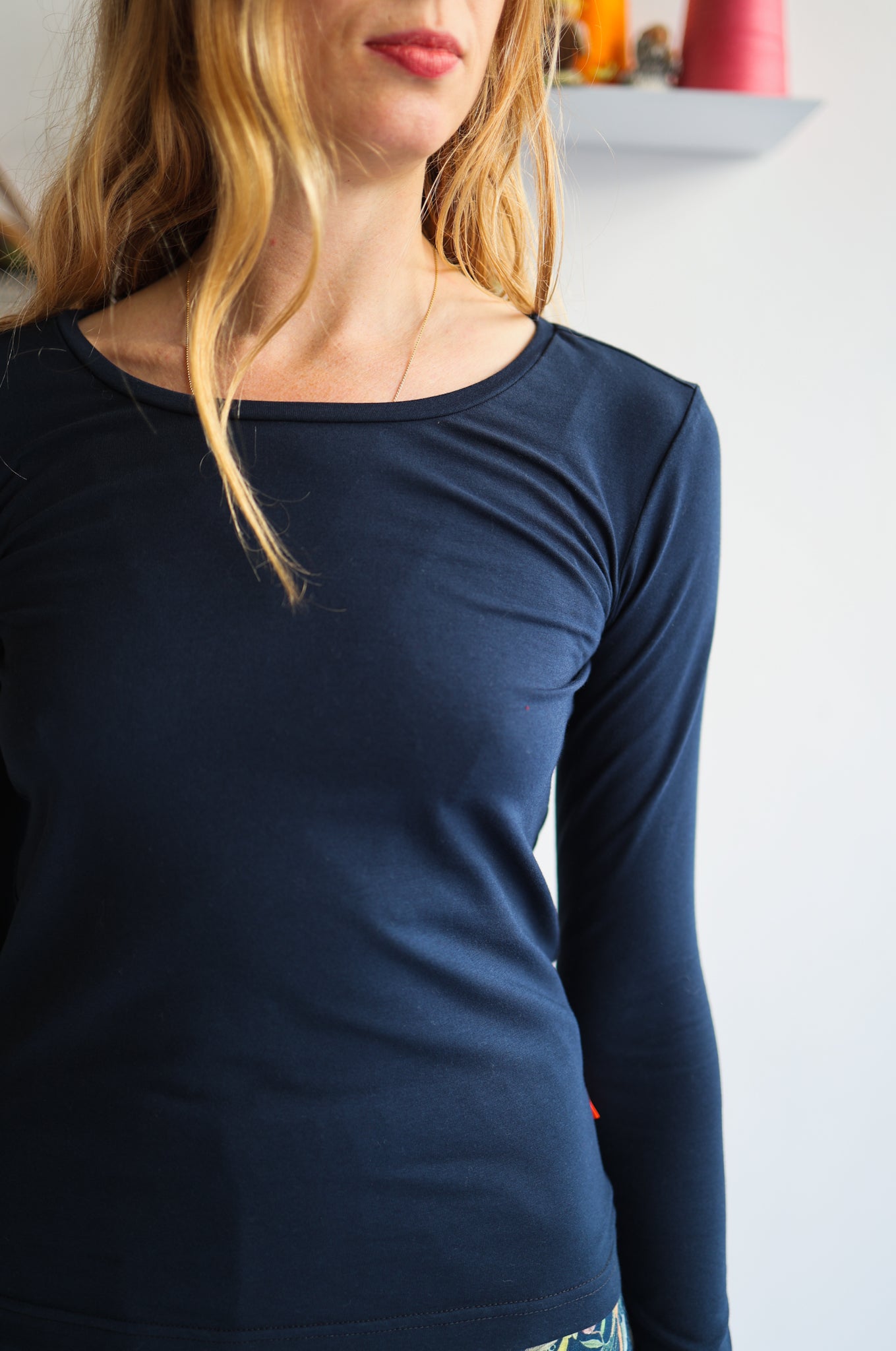 Organic cotton stretch jersey long sleeve women t-shirt.