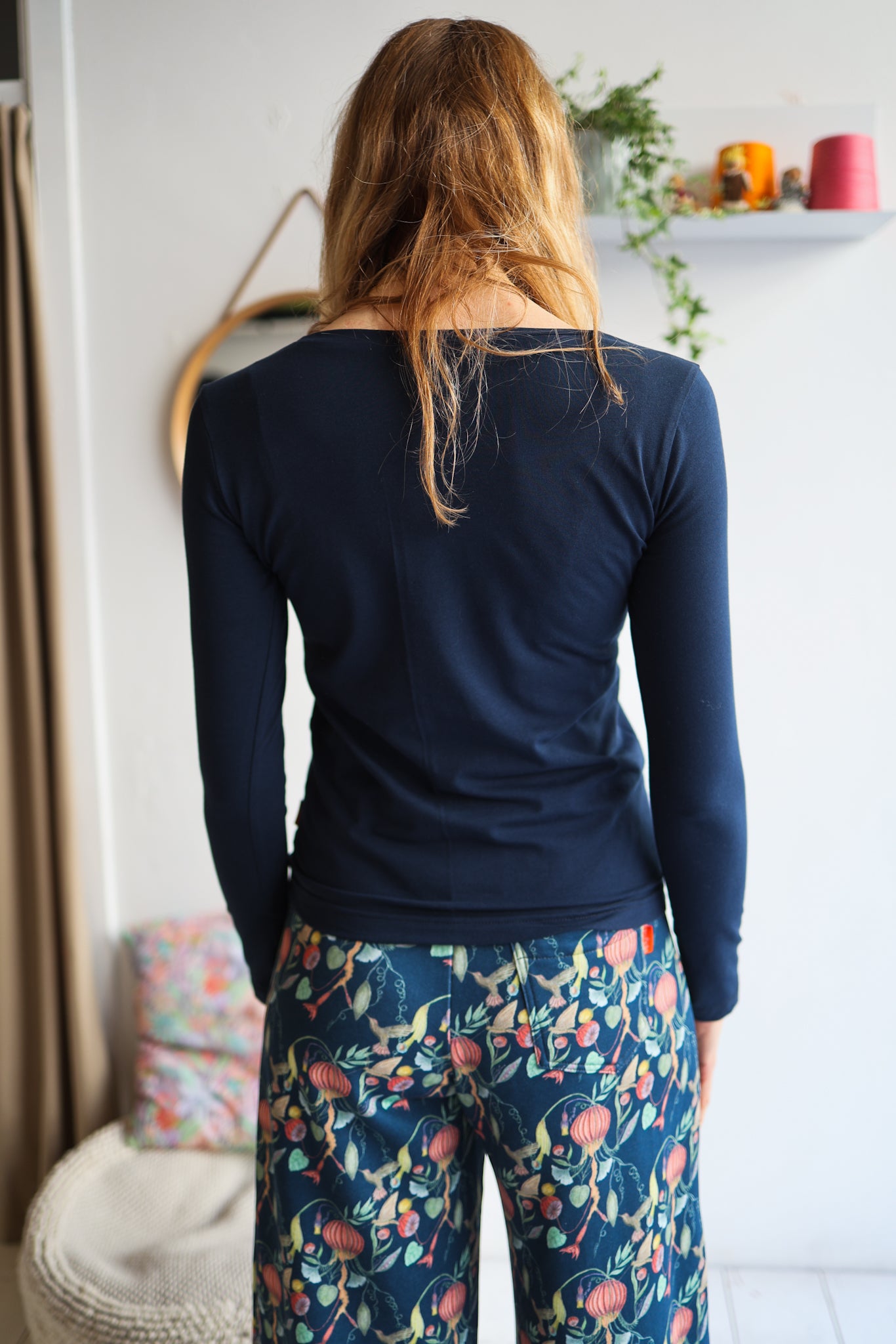 Organic cotton stretch jersey long sleeve women t-shirt.