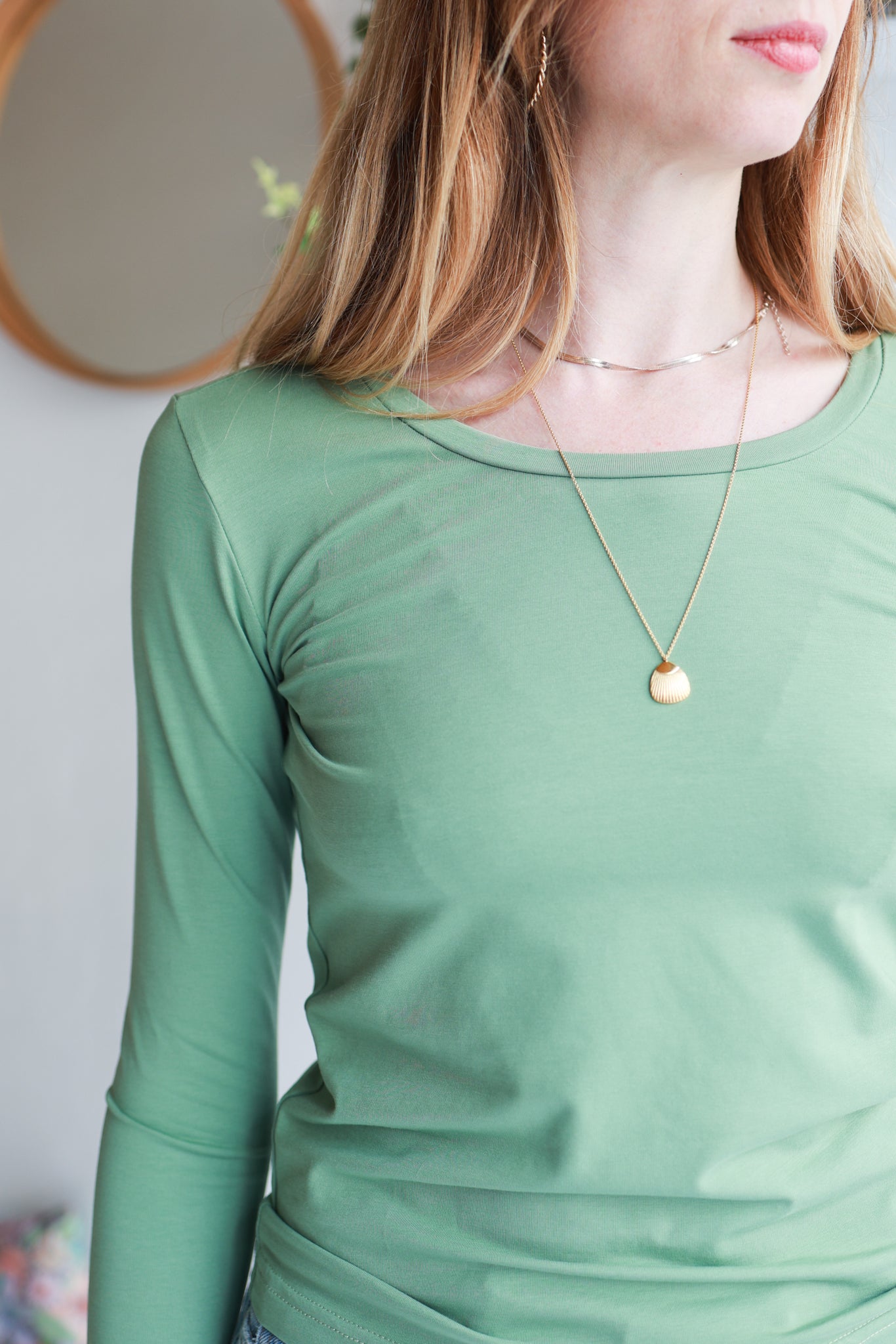 Organic cotton stretch jersey long sleeve women t-shirt.