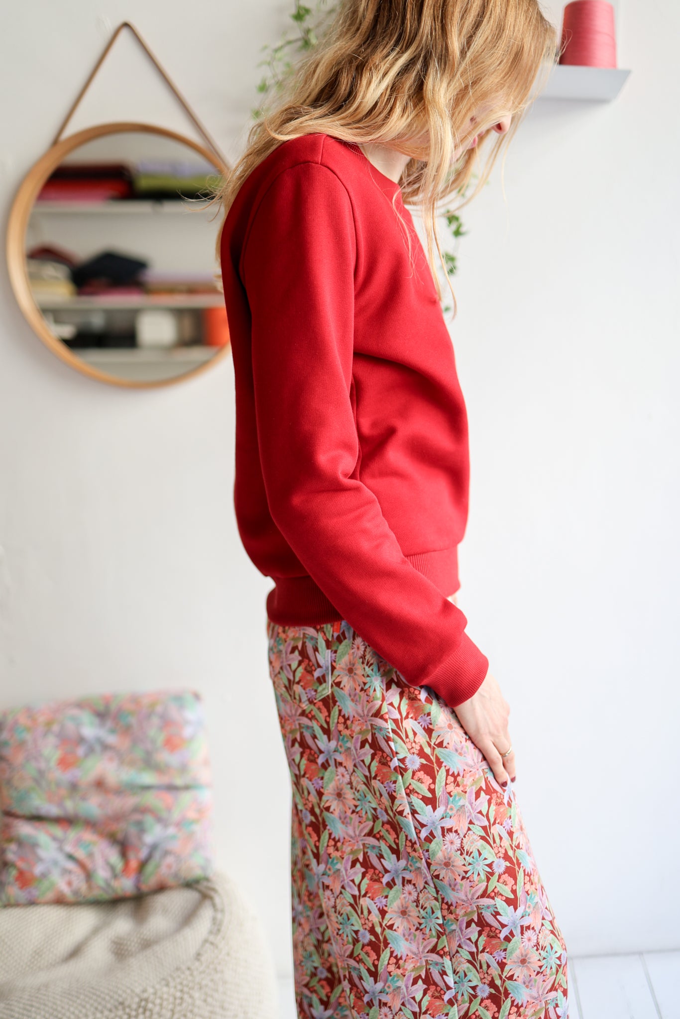 Women organic cotton sweatshirt.