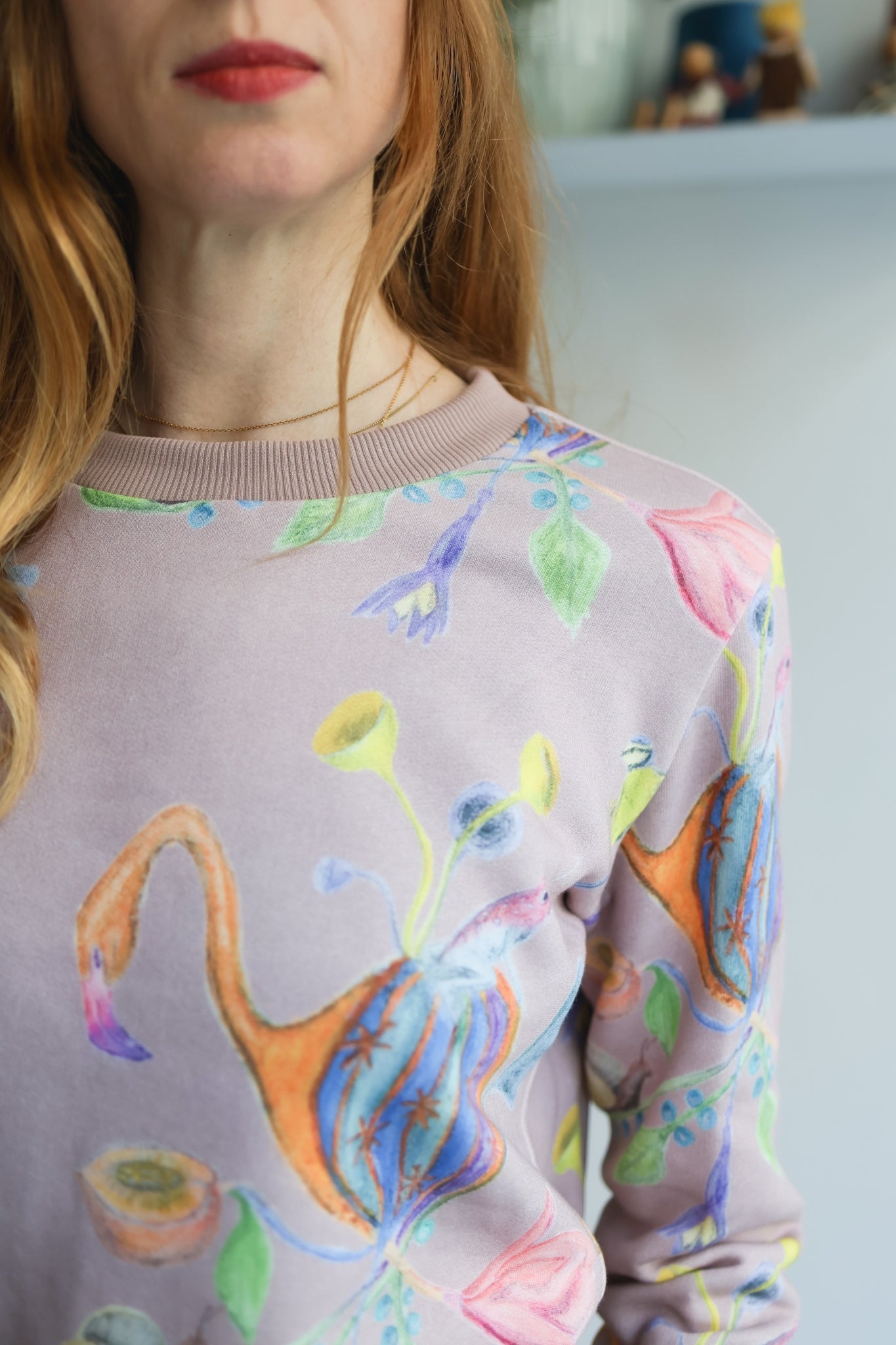 Women organic cotton sweatshirt.