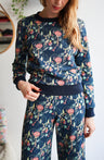 Women organic cotton sweatshirt.