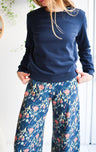 Women organic cotton sweatshirt.