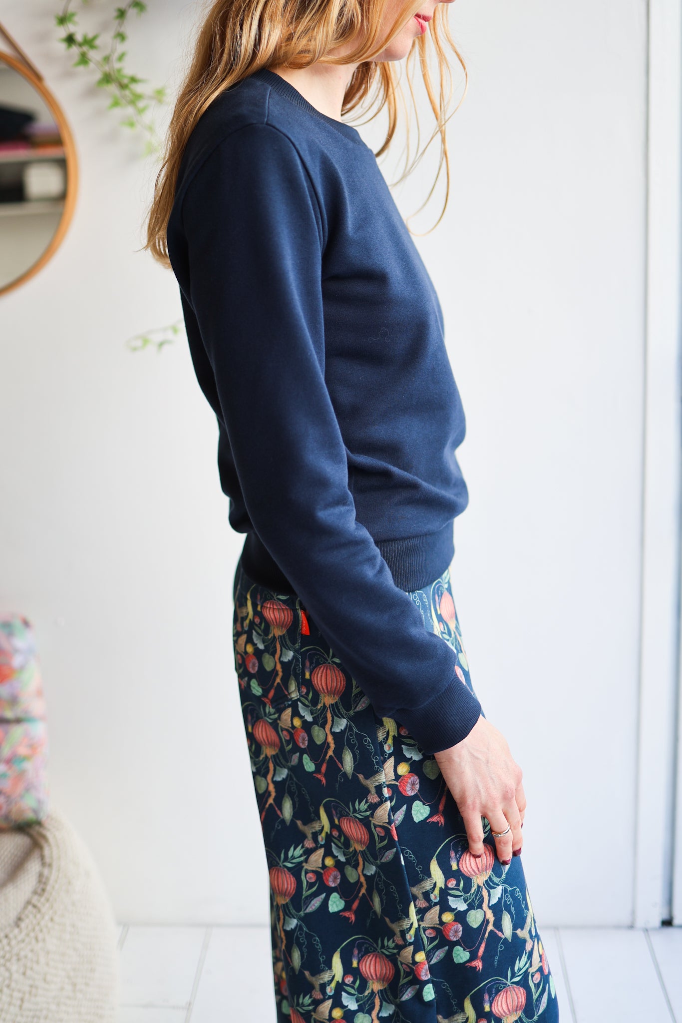 Women organic cotton sweatshirt.