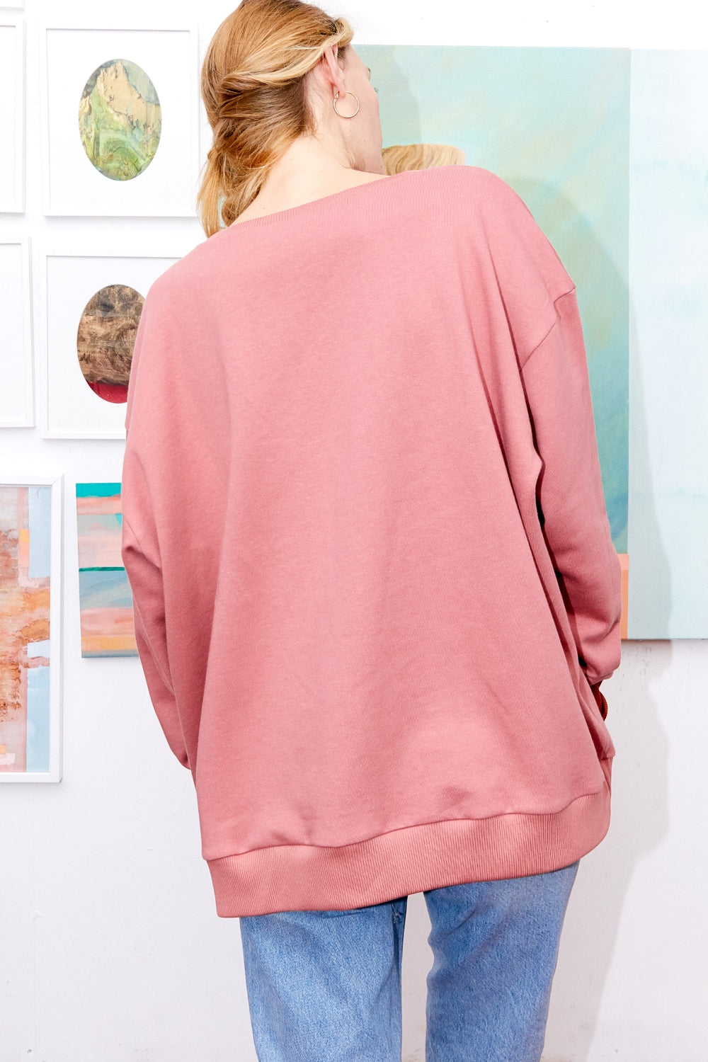 Women organic cotton v-neck oversized sweatshirt.